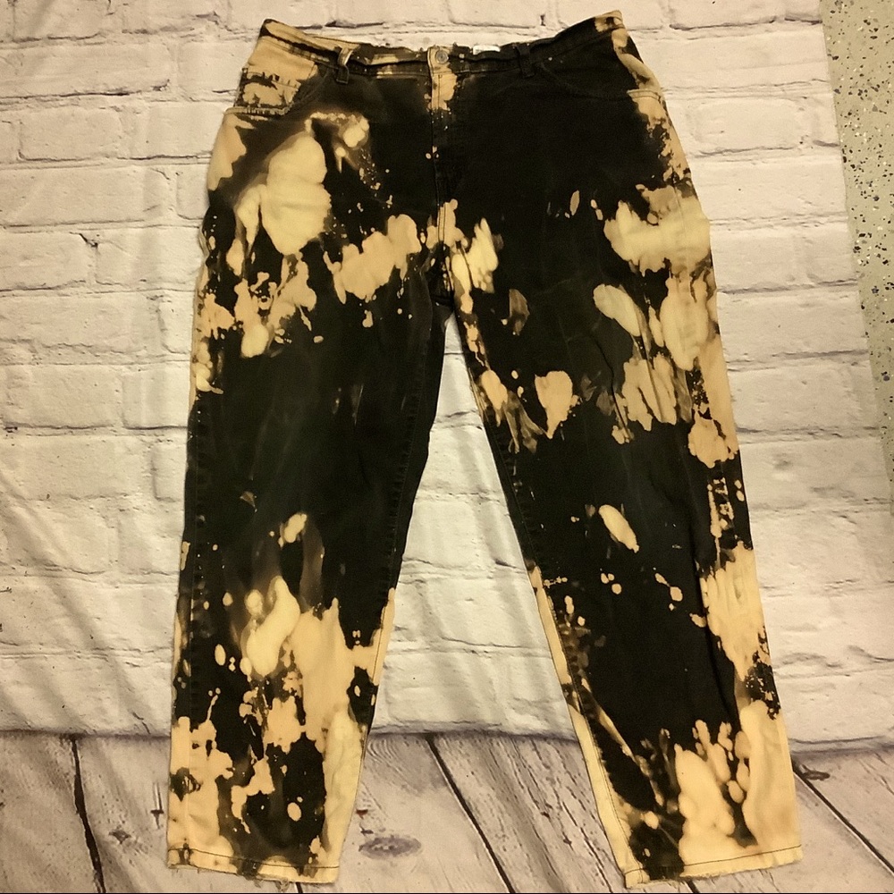 LEVIS CLASSIC RELAXED STRETCH 550 JEANS.